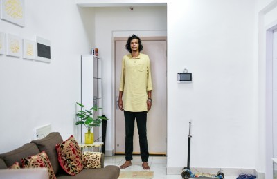 ހަ ފޫޓު 11 އިންޗި: އަހަރެން އަދިވެސް ދިގުވަނީ