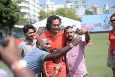 ވޯލްޑް ކަޕު ޓްރޮފީއާއެކު ދިވެހިންނަށް އީދެއް!