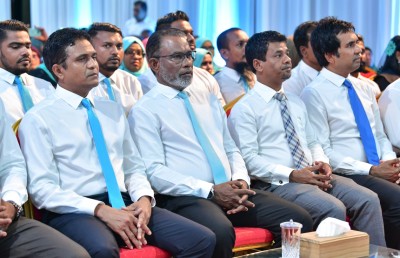 ސަރުކާރުން ދަނީ ވަޒީފާގެ ބިރު ދައްކަމުން: ޕީއެންސީ