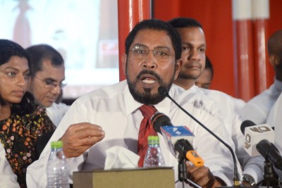 ވިޔަފާރިއަށް ދަތިކުރަނީ ގާނޫނާ ހިލާފުވެގެނެއް ނޫން، އެއީ އެހެން ކަމެއް: ގާސިމް