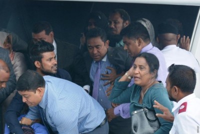 މާލެ ނުފައިބަނީސް ލޯންޗު ގޮއްވާލީ އަދީބުކަން އެނގުނު: ރައީސް ޔާމީން