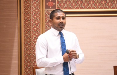 މަހުލޫފަށް ލިބުނީ ރިޝްވަތު ކަން ސާބިތުވާނެ ހެއްކެއް ނެތް ކަމަށް ނިންމައި، މައްސަލަ ބޭރުކޮށްލައިފި