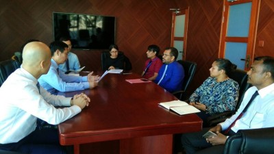 ރާއްޖެ އަންނަ ޗައިނާ ފަތުރުވެރިން މަދުވާތީ އެގައުމުގެ ސަފީރާއެކު މަޝްވަރާ ކޮށްފި