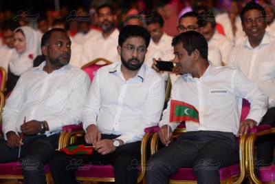 ދިވެހިން ނޭދޭ ކަމެއް ކުރަން އުޅޭނަމަ އެއީ ނަޝީދުގެ ސިޔާސީ ހަޔާތް ނިމޭނެ ހިސާބު: މިނިސްޓަރު ނާޒިމް