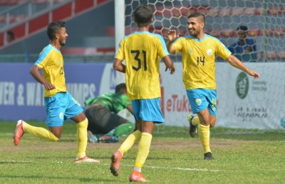 ޑަކްސަންގެ މަރަށްފަހު ކުޅުނު މެޗުން މޮޅެވެ ވެލެންސިއާ އަށް ހަމަޖެހުމެއް