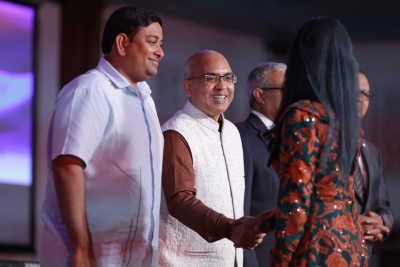 އިންޑިއާ ކަންބޮޑުވިޔަސް، ޗައިނާއަށް ވެސް ފުރުސަތު އޮންނަން ޖެހޭ: ޝައިނީ