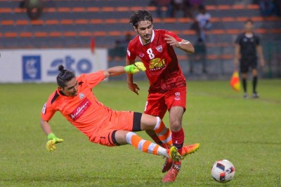 ކީޕަރު ކޮޗީއާއެކު ވެލެންސިއާއަށް ޒުވާން ބިދޭސީ ކުޅުންތެރިންތަކެއް