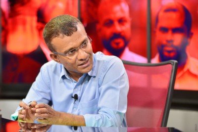 ޝަރަފު ލިބިފައިވާ ބޭފުޅުން މަގުމަތިން ސަރުކާރު ވައްޓާލުމަށް ގޮވާލުމަކީ ލަދުވެތި ކަމެއް: ޝިފާގު