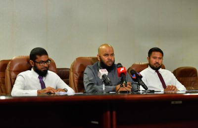 ހައްޖަށް މީހުން ގެންދިއުމުގެ ހުއްދަ ފަސް ކުންފުންޏަކަށް ދީފި