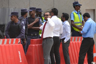 އަމީތު އާއި އަބުޅޯ ފުލުހުންގެ ބަންދުން ދޫކޮށްލައިފި