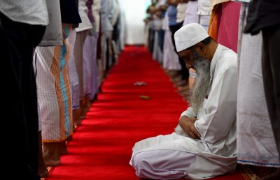 ލަންކާގެ މިސްކިތްތަކުގައި ދޭ ޚުތުބާ ކުރިން ފާސްކުރަން އަންގައިފި