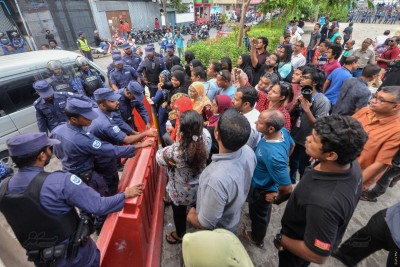 ކުއްލި ނުރައްކަލުގެ ހާލަތު އިތުރުކުރަން މަޖިލީހުން ނިންމީ ގާނޫނު އަސާސީއާ ހިލާފަށް: އިންޑިއާ