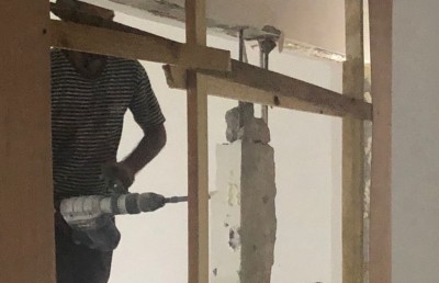 ހިޔާ ޓަވަރުގެ ކޮމާޝަލް ޔުނިޓެއްގެ ތަނބެއް ތަޅަނިކޮށް ހުއްޓުވައިފި