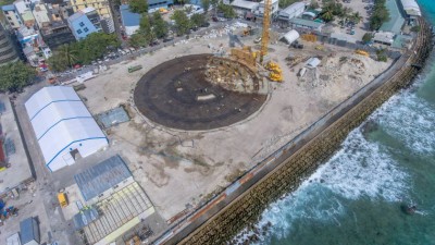 ކިންގް ސަލްމާން މިސްކިތުގެ ތަނބުތައް ހަދަން ފަށައިފި