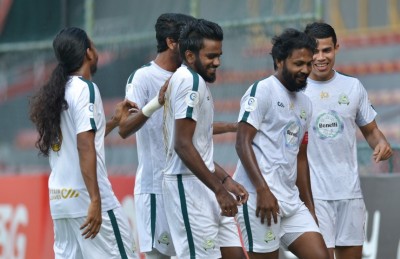 ގްރީންގެ ޓީމު އަޑިއަޅާލައިފި، ކޯޗު ބުނަނީ ޒިންމާ ނަގާ ކަމަށް