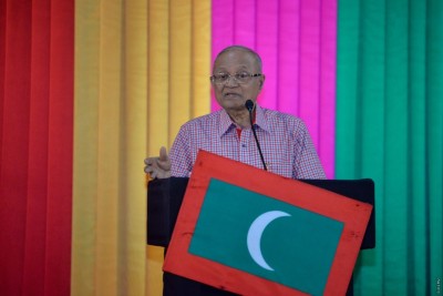 ތަހުގީގުގައި ފުރަތަމަ ފަހަރަށް ރައީސް މައުމޫނާ ސުވާލު ކޮށްފި، އެއްބާރުލުމެއް ނުދެއްވި!