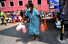 ލަންކާގައި ތެޔޮ ހޯދަން ކިޔޫގައި ގިނައިރުވުމުން ދެ މީހުން މަރު