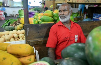 އުމުރުން 78، އެކަމަކު އަދިވެސް މަސައްކަތުގައި!