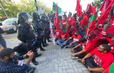 ފުލުހުން އިންޒާރުދީފައި ވަނިކޮށް އިދިކޮޅުން މުޒާހަރާ އަށް ނުކުމެއްޖެ