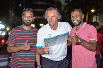 ގައުމީ ޓީމުން ދަގަނޑޭ ވަކިކޮށްފި