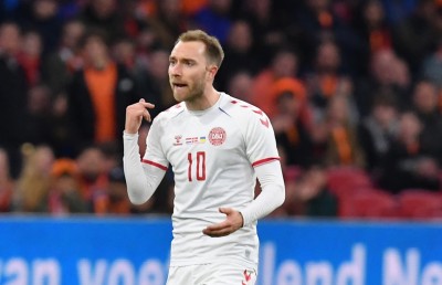 ހާޓް އެޓޭކަށްފަހު އެރިކްސަން ޑެންމާކަށް ކުޅުނު ފުރަތަމަ މެޗުގައި ލަނޑު ޖަހައިފި