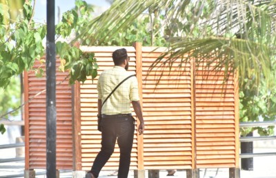ފުލުހުންނާއެކު އުޅުނު ބިދޭސީއަކީ މުވައްޒަފެއް، އޭނާއަށް އިންޒާރު ލިބޭ: ފުލުހުން