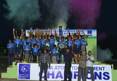 ޕެނަލްޓީ ޖަހައިގެން އުނގޫފާރު ބަލިކޮށް ރ. އަތޮޅުގެ ޗެމްޕިއަންކަން މީދުއަށް