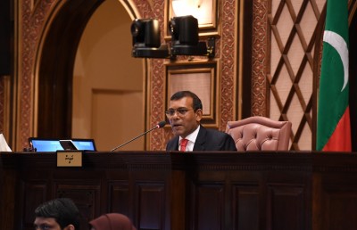 ނަޝީދު ބަހުސްގައި ބައިވެރިވެ ވަޑައިގަންނަވާތީ އިދިކޮޅު މެންބަރުންގެ ޝަކުވާ