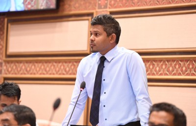 ނަޝީދު ބަހުސްގައި ބައިވެރިވެ ވަޑައިގަންނަވާތީ އިދިކޮޅު މެންބަރުންގެ ޝަކުވާ