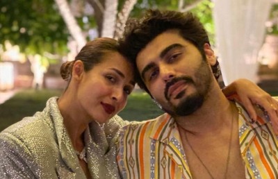 އިވެންޓަކަށް ދަނިކޮށް ހިނގި ކާރު އެކްސިޑެންޓެއްގައި މަލައިކާ އަށް އަނިޔާވެއްޖެ