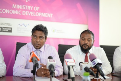 އެސްއެމްއީ ލޯނަށް 700 އަށްވުރެ ގިނަ މީހުން ކުރިމަތިލައިފި