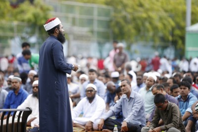 ރެޔަކަށް 400 ރުފިޔާ ދޭގޮތަށް އިމާމްވެ ތަރާވީހް ނަމާދުކުރާނެ ދިވެހި ހާފިޒުން ހޯދަނީ