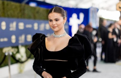 ސޯޝަލް މީޑީއާއާ ދުރުގައި ހުރުމަކީ ނަފުސަށްވާ ބޮޑު ފައިދާއެއް: ސެލީނާ