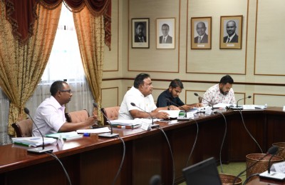 މަޖިލިހަށް ފަސް ކޮމިޓީއެއް އިތުރު ކުރަން ފާސްކޮށްފި