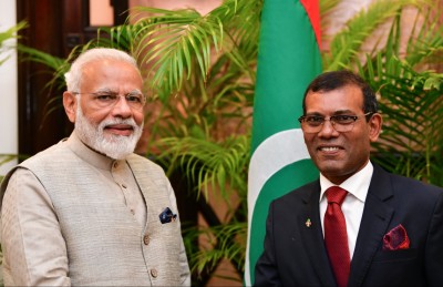 މިއީ އެއް ބައެއް ކަމަށް ވިދާޅުވެ ނަޝީދު، މޯދީ އަށް ދެއްވީ ރާއްޖޭގެ ފުރަތަމަ ގާނޫނުއަސާސީގެ ކޮޕީއެއް