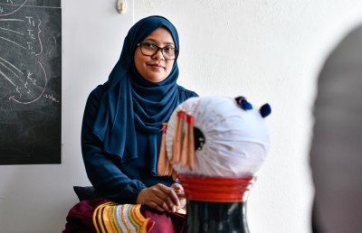 ފޮޓޯ ސްޓޯރީ: ކަސަބުގެ ކުލަތަކުން ހިދާނާ ޖަރީކުރި ލޯބި