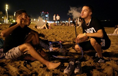 ބާސެލޯނާގެ ހުރިހާ ބީޗުތަކެއްގައި ސިނގިރޭޓް ބުއިން މަނާކޮށްފި