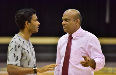 ވޮލީން އެހީ ހޯދަން ދުނިޔޭގެ ފެޑެރޭޝަނާ މަޝްވަރާކުރަނީ