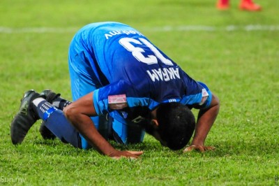 "މި ނުކުންނަނީ ރާއްޖޭ ދަނޑުގައި ރީތި ފުޓުބޯޅައެއް ކުޅެ، ތާރީހު ބަދަލުކުރަން"