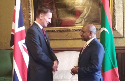 އިނގިރޭސިވިލާތުގެ ފޮރިން މިނިސްޓަރާ ޝާހިދު މަޝްވަރާ ކުރައްވައިފި