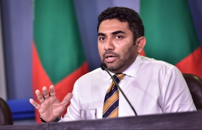 ރާއްޖެ އަށް އެތެރެވެފައި ތިބީ އެންމެ ރަނގަޅު ޑޮކްޓަރުންނެއް ނޫން: އަމީން