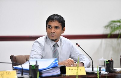 އައްޑޫ ނުހިންގޭ ކަމަށް ބުނެ އިލްޔާސްގެ ފާޑުވިދާޅުވުން ފައްޔާޒަށް