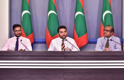 ރާއްޖެ އަށް އެތެރެވެފައި ތިބީ އެންމެ ރަނގަޅު ޑޮކްޓަރުންނެއް ނޫން: އަމީން