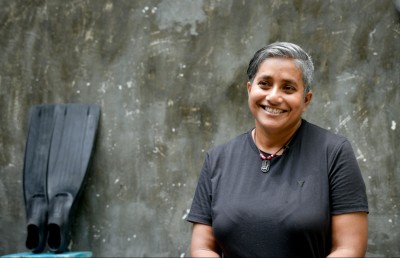 ކަނޑުގެ ދިރުންތައް ހިމާޔަތްކުރަން ނުކުތް ޑޮކްޓަރު!