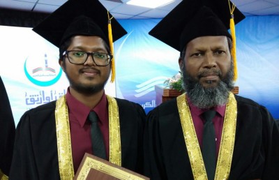 ކުޅުދުއްފުށީގެ ދެބަފައިން އެއް ކްލާހެއްގައި ކިޔަވައި، އެކުގައި ގްރެޖުއޭޓްވެއްޖެ