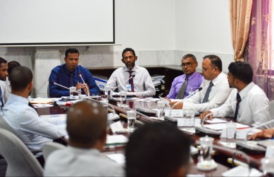 ސަރުކާރު ކުންފުނިތަކުން ސީއެސްއާރް ހަރަކާތްތައް ގިނައިން ހިންގަނީ ސިޔާސީ ބޭނުންތަކަށް: ޒިޔަތު