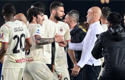 ޓޮނާލީގެ ދެ ލަނޑުން މޮޅުވެ އޭސީ މިލާން ލީގު ހޯދުމާ ގާތަށް