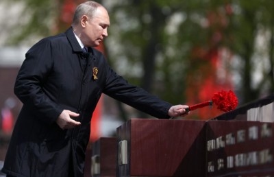 ޔޫކްރޭނަށް އަރަންޖެހުނީ، ހުޅަނގުން ރަޝިޔާ އަށް ނުރައްކާކުރާތީ: ޕުޓިން