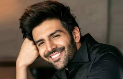 ކާތިކާ ކައިވެނިކޮށްދޭން ސަޕޯޓަރަކު އޭނާގެ މަންމަ ގާތުގައި އެދިއްޖެ