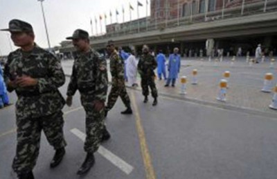 އުމްރާ އިން އައި ދެ މީހުން މަރާލުމުން ލާހޯރު އެއާޕޯޓުގައި ބިރުވެރިކަން